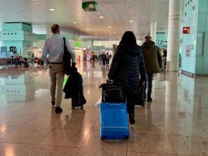 El Prat roza su techo: el aeropuerto vuela hacia los 60 M. de pasajeros y su límite operativo