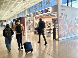Cinco nuevas aperturas en el Aeropuerto de El Prat: souvenirs, juguetes y accesorios de viaje