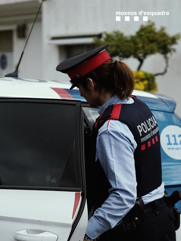 Detenidos dos hombres en Martorell por realizar estafas masivas tipo smishing