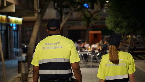 Sant Joan Despí pone en marcha un nuevo servicio de agentes de convivencia por las noches