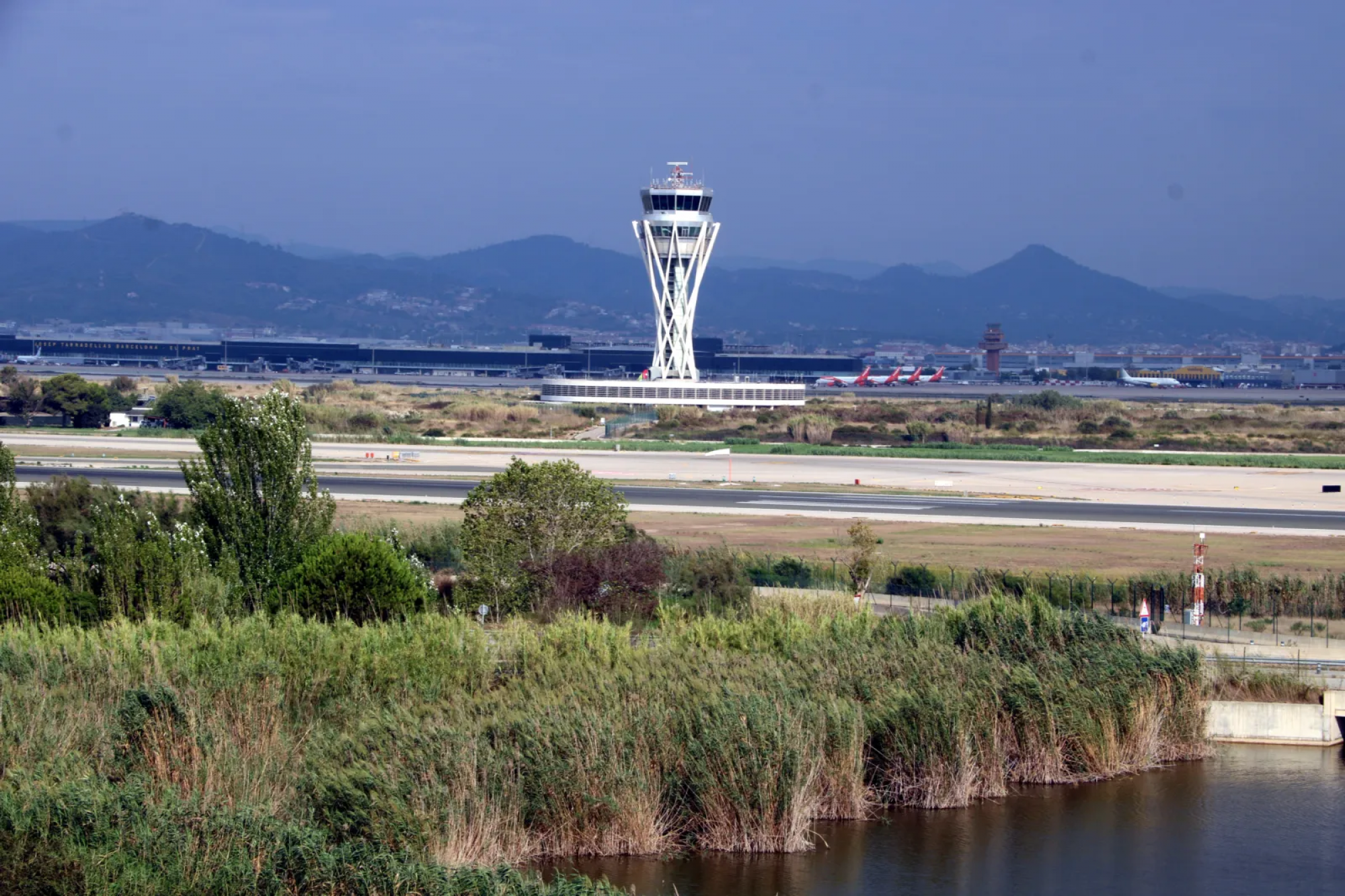 Conoce la solución innovadora para ampliar el Aeropuerto de El Prat sin dañar el medio ambiente