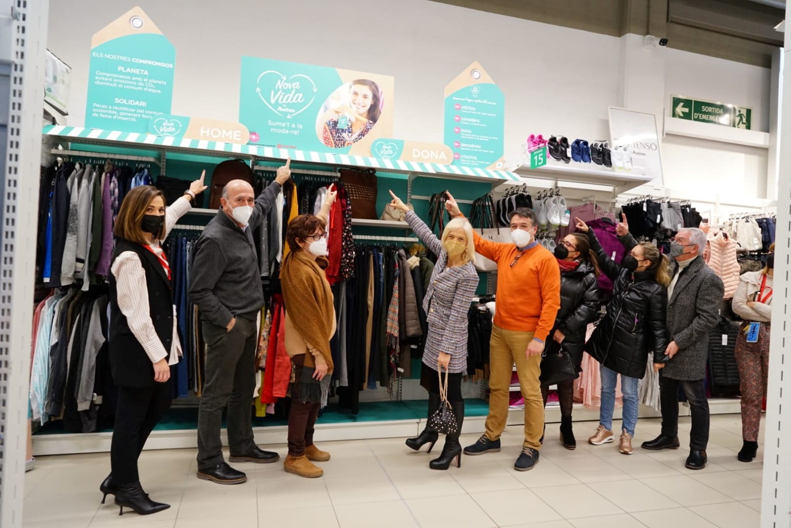 alquitrán Florecer Distribución Càritas inaugura una tienda de ropa de 2a mano en el supermercado Alcampo  de Esplugues | El Llobregat
