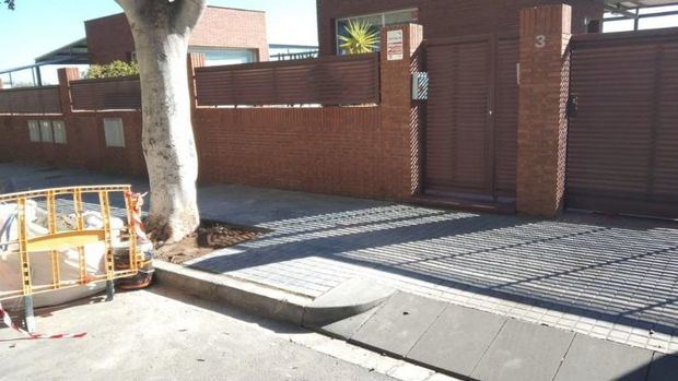 Castelldefels repara hasta 22 puntos con desperfectos en la vía pública