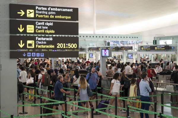 Los vuelos internacionales disparan por los aires la actividad del aeropuerto de El Prat en febrero