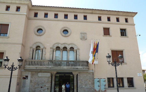 Cornellà decreta dos días de luto por el asesinato de su vecina Cristina Ortiz a manos de su ex pareja en el Reino Unido