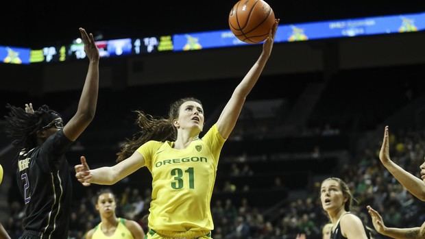 Ayuso, penetrant a cistella en un partit de la temporada passada amb les Oregon Duck.