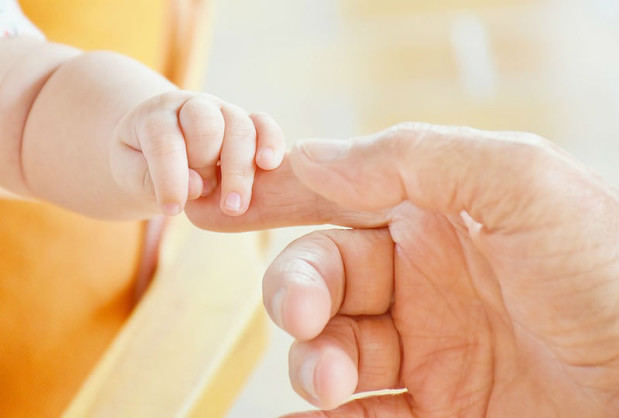 El Ayuntamiento de Abrera abre la solicitud del cheque bebé