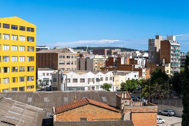 Los daños colaterales del auge de los pisos turísticos sobre el mercado inmobiliario del Baix