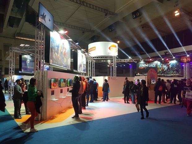 Uno de los stands de Barcelona Games World donde probar algunos de los nuevos videojuegos que saldrán el año que viene al mercado.