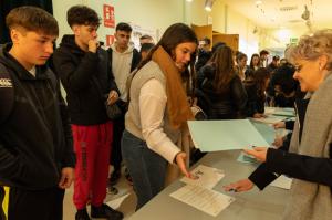 Sant Boi ofrece 30.000 euros en becas para favorecer la vida educativa y laboral de los jóvenes