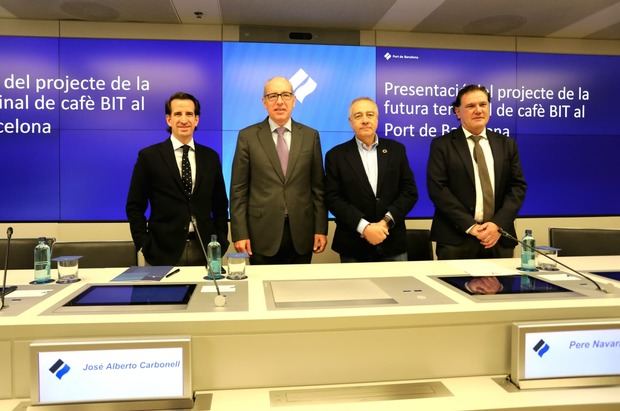 El presidente del Puerto de Barcelona, José Alberto Carbonell; el delegado especial del Estado en el Consorcio de la Zona Franca de Barcelona, Pere Navarro; el CEO de Empresas Masiques, José Miguel Masiques, y el director de BIT, Marc Tauste.