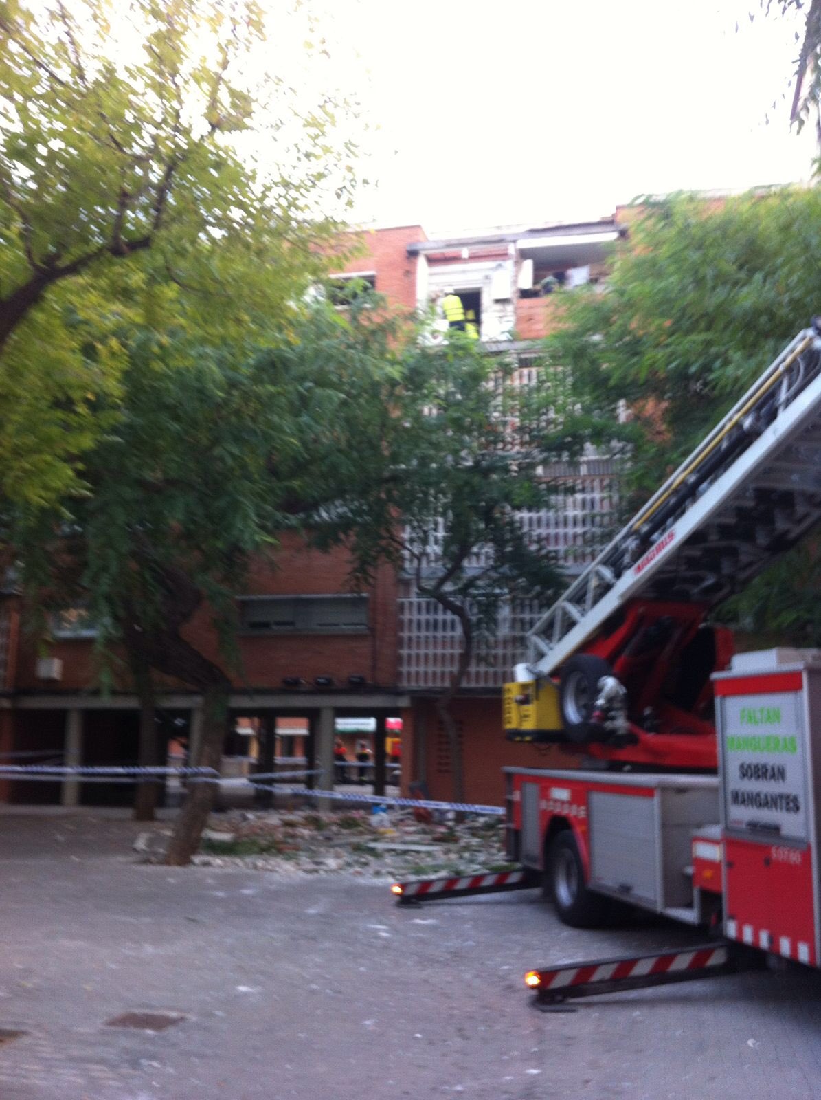 Detingut l’home ferit lleu a l’explosió d’un pis a L’Hospitalet