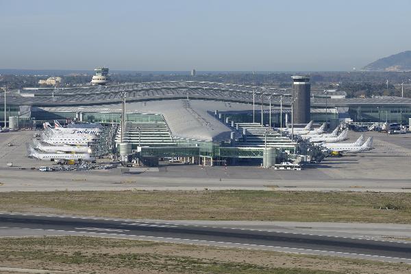 El aeropuerto de El Prat cae en picado en noviembre y roza la parálisis total por culpa del covid-19