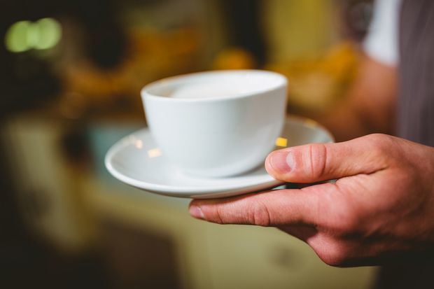 
Así se han librado de sus deudas los dueños de una cafetería en quiebra de Sant Andreu
