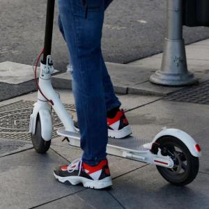 Cervelló iniciará el 11 de mayo una campaña de control de patinetes eléctricos y otros VMP