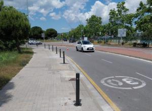 Castelldefels repara las pilonas del Canal Olímpico. Trabajos de mejora de la vía pública