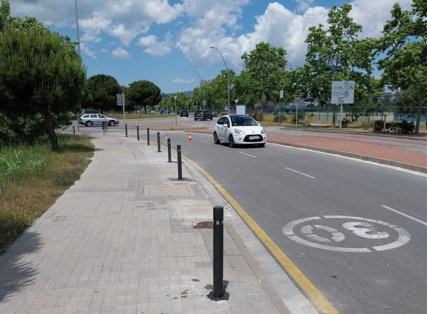 Castelldefels repara las pilonas del Canal Olímpico. Trabajos de mejora de la vía pública