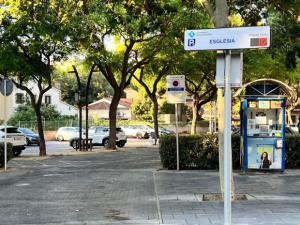 Castelldefels prepara un sistema para informar en tiempo real de las plazas libres de aparcamiento