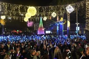 Castelldefels celebra la llegada del 2026 con una fiesta en la plaza de la Iglesia