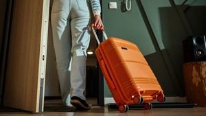 Castelldefels inicia campaña para detectar viviendas turísticas ilegales con nueva tecnología