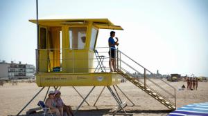 Castelldefels reforzará la respuesta ante emergencias en la playa los fines de semana de mayo
