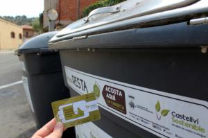 Castellví instala contenedores inteligentes para reciclar las fracciones resto y orgánica