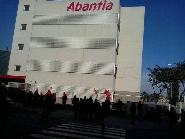 Els treballadors d'Abantia donen a Sant Boi continuitat a la manifestació que es va organitzar als centres de Tarragona el 27 de gener