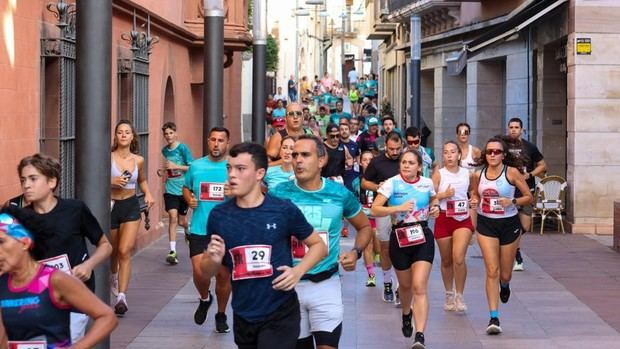 Cerca de 800 atletas destacan en la 45ª Cursa Popular de Viladecans