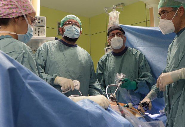 La nueva práctica quirúrgica que agiliza el tratamiento del cáncer colorrectal