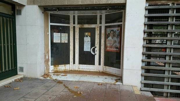 Ciutadans de L’Hospitalet sufre un nuevo ataque en la sede del partido