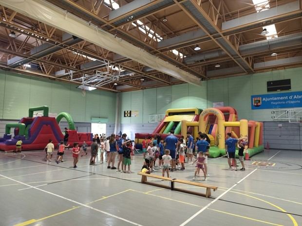 Éxito en el Casal d'Estiu y la Escola Esportiva de Abrera con 700 participantes
