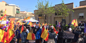 Societat Civil Catalana reivindica a Sant Vicenç dels Horts el respecte als símbols constitucionals