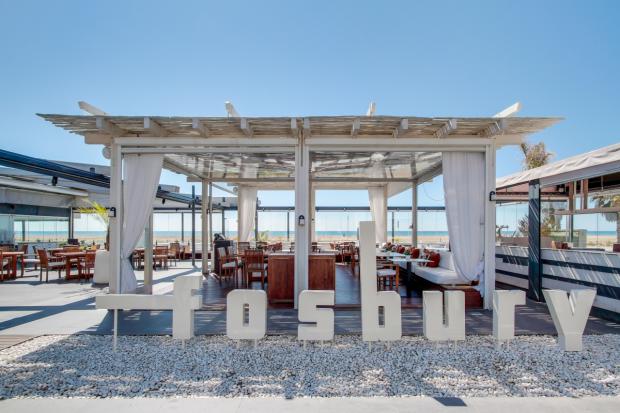 El “Arroz de Castelldefels”, cocina mediterránea con sello Fosbury frente al Mediterráneo