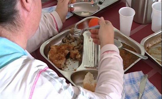 Cornellà obrirà tres casals a l'agost per garantir menjars per a nens vulnerables