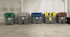 Begues estrena 424 nuevos contenedores de basura más eficientes y con sistema electrónico de apertura