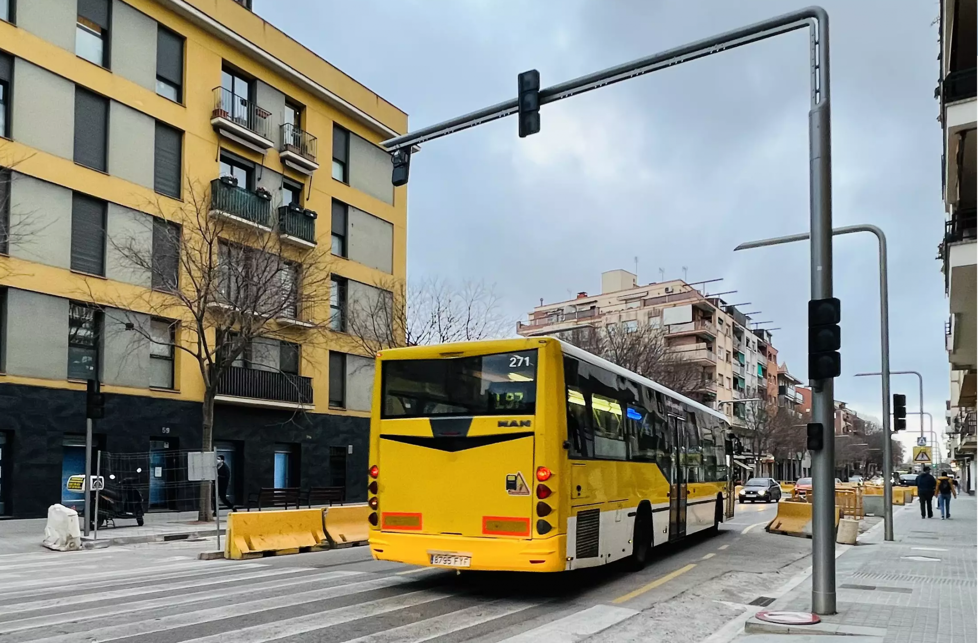 La compañía Avanza se compromete a mejorar el criticado servicio de autobuses
