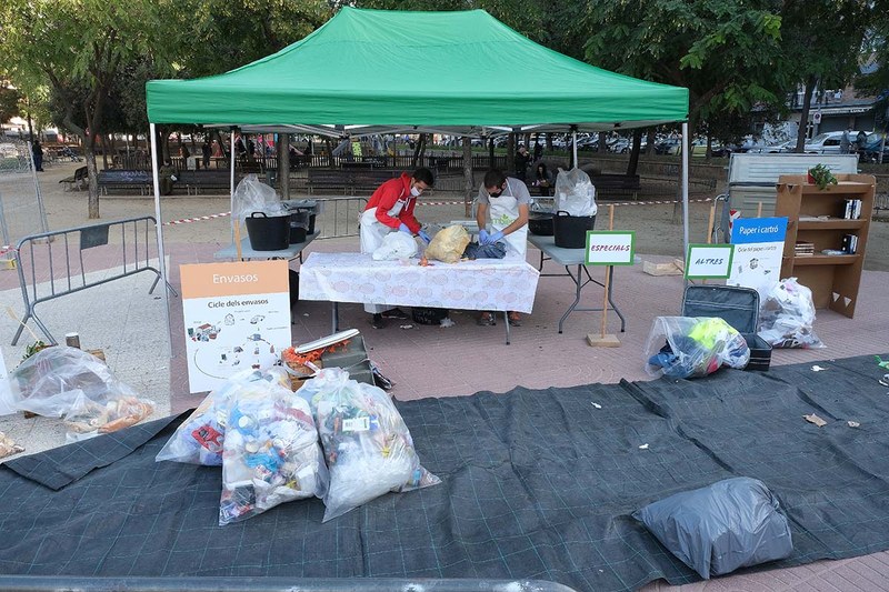 Las acciones divulgativas de la separación de residuos en Cornellà evidencia la mejora necesaria con el reciclaje