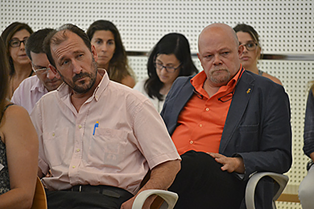 A la derecha, Xavier Alegre durante la constitución del Consell Comarcal del Baix Llobregat, ente en el que lidera el grupo comarcal de Ciutadans