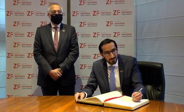 El cónsul general de los Emiratos Árabes Unidos estrecha lazos con el Consorci de la Zona Franca