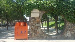50 contenedores de Roba Amiga dan trabajo a 7 personas vulnerables en Viladecans