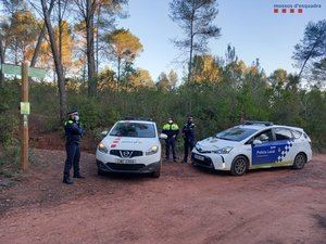 Los Mossos d'Esquadra realizan un control de acceso motorizado en zonas de la montaña del Ordal