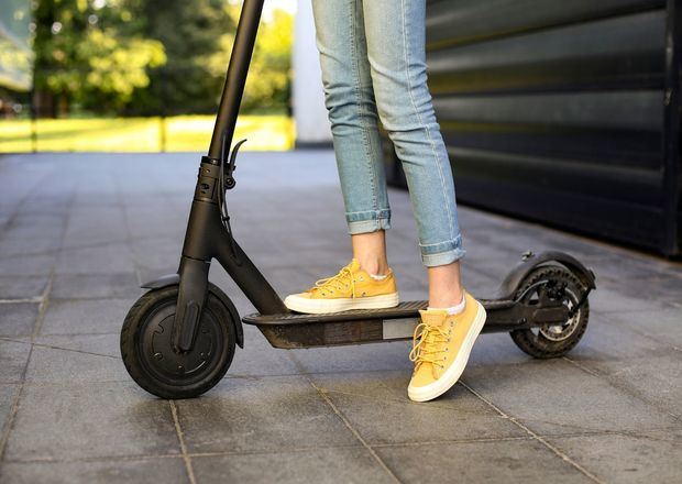 Sant Andreu de la Barca inicia una nueva campaña de control de patinetes eléctricos