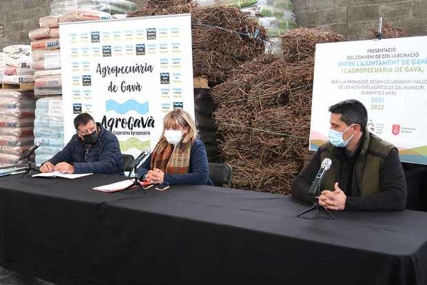 El ayuntamiento de Gavà firma un convenio de colaboración con la Corporativa Agropecuària de Gavà