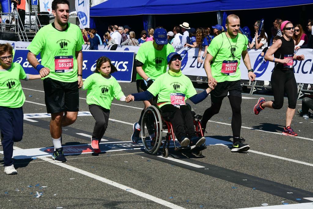 El Bàsquet Cornellà logra completar el Maratón de Barcelona bajo el lema “Junts Som Més Forts”
