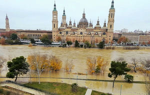 Increíble. El río Ebro se desborda, pero la sequía en el Baix y L'Hospitalet ni se entera