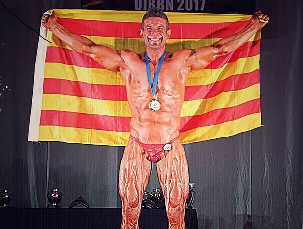 Javier Mendoza, de Santa Coloma de Cervelló, campeón de Europa (-75 Kg) en el Campeonato de Físico Culturismo Natural