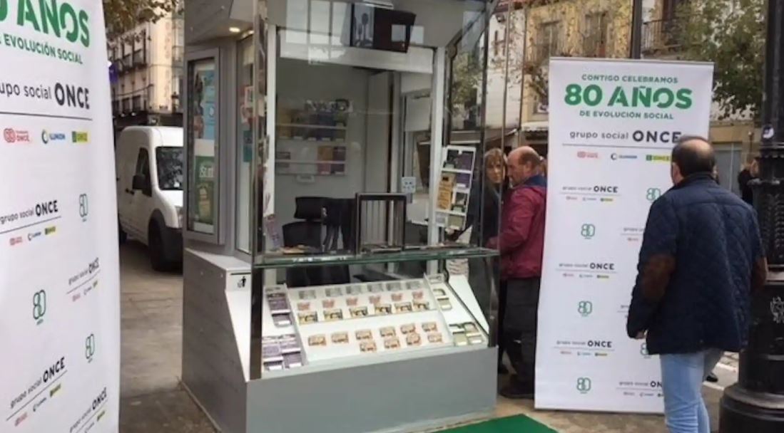 Un pequeño quiosco de la ONCE se convierte en el lugar más afortunado de L'Hospitalet