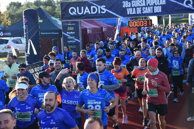 Sant Boi vibra al máximo con una 'cursa' urbana de récord: más de 1.900 atletas llegan a la meta