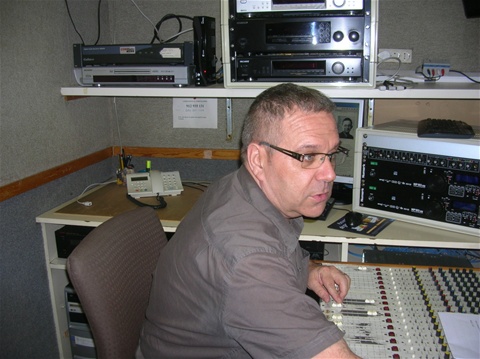Mor Damià Grima, tècnic de so de la Ràdio de Sant Boi des de 1986