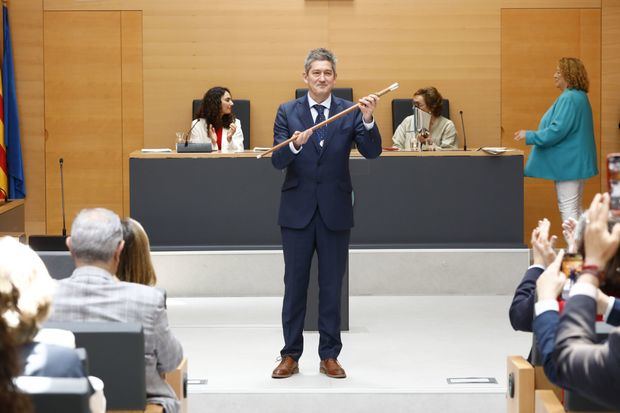 Núria Marín se despide y David Quirós toma el relevo de la alcaldía de L'Hospitalet